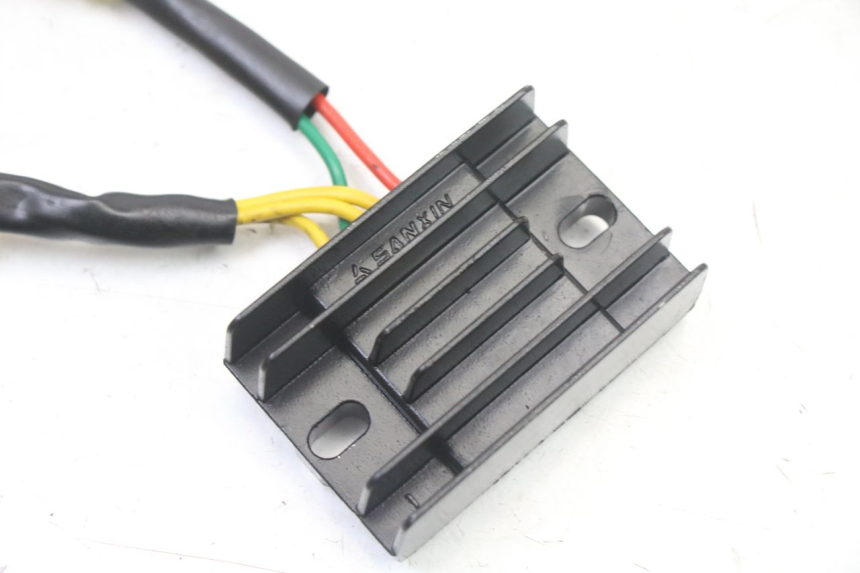 photo de REGULATOR ŁADOWANIA PEUGEOT STREETZONE I 2T 50 (2018 - 2020) - Szczegół części