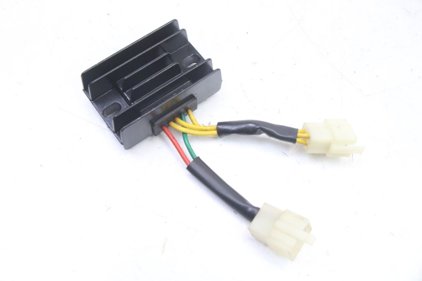 photo de REGULATOR ŁADOWANIA PEUGEOT STREETZONE I 2T 50 (2018 - 2020) - Zoom stanu zużycia