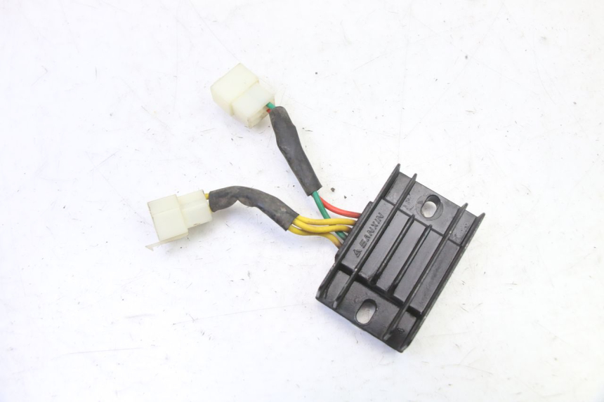 photo de REGULATOR ŁADOWANIA PEUGEOT STREETZONE I NAKED 2T 50 (2018 - 2020) - Widok główny