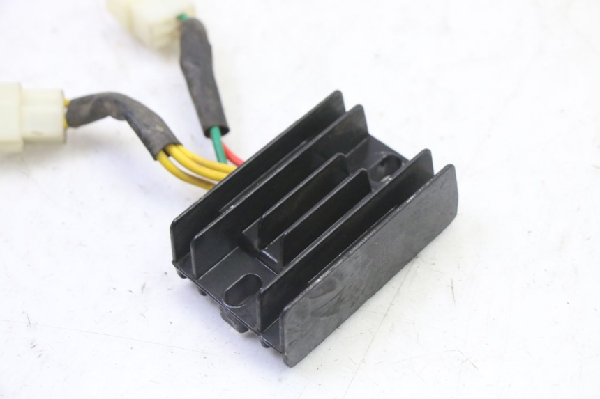 photo de REGULATOR ŁADOWANIA PEUGEOT STREETZONE I NAKED 2T 50 (2018 - 2020) - Szczegół części