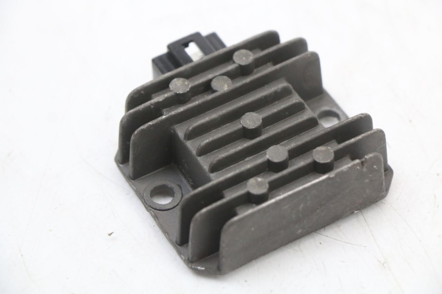 photo de REGULATOR ŁADOWANIA JM MOTORS SUNNY 50 (2017 - 2020) - Szczegół części