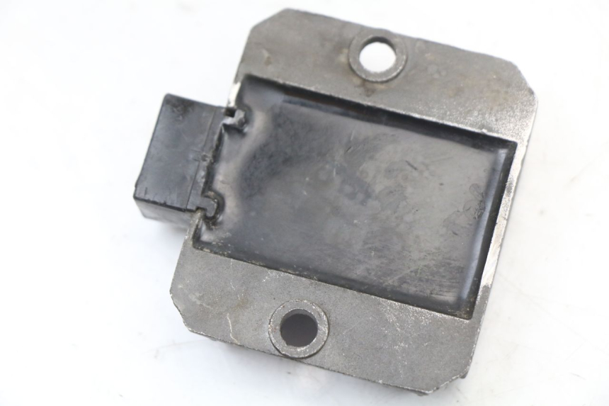 photo de REGULATOR ŁADOWANIA JM MOTORS SUNNY 50 (2017 - 2020) - Inny kąt widzenia