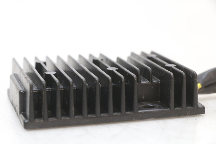 photo de REGULATOR ŁADOWANIA KYMCO SUPER 8 4T 50 (2021 - 2024) - Zoom stanu zużycia