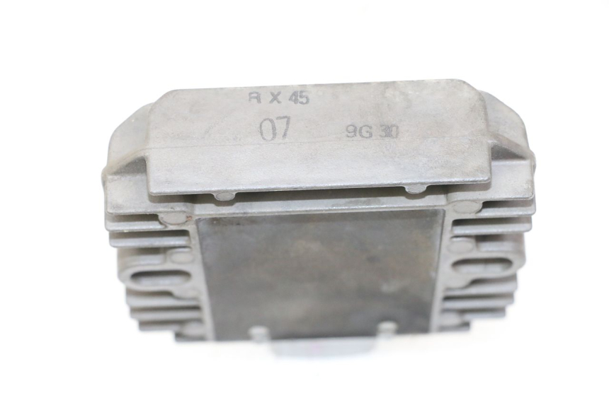 photo de REGULATOR ŁADOWANIA SUZUKI BURGMAN 125 (2007 - 2014) - Zoom stanu zużycia