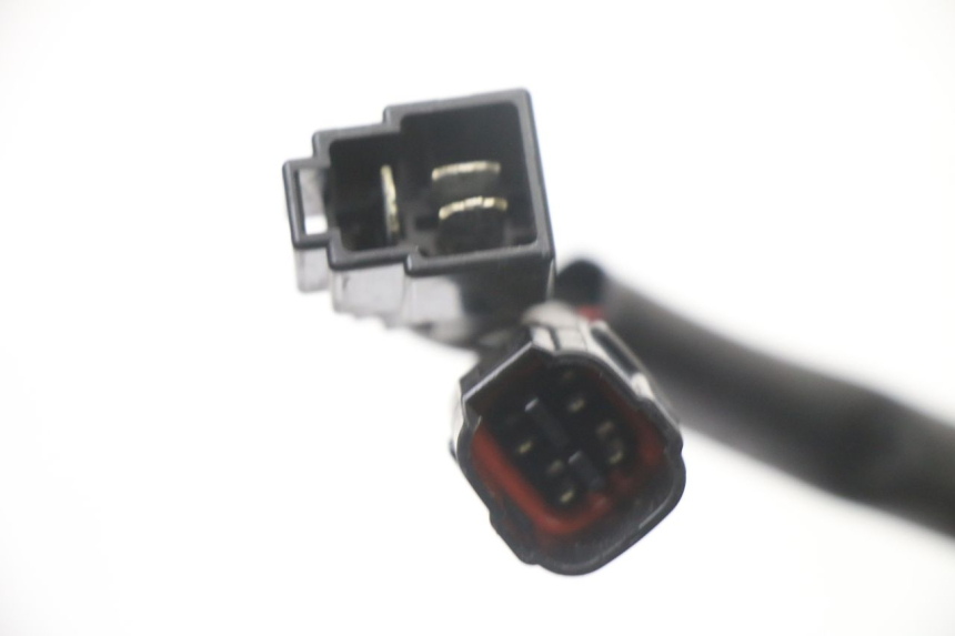 photo de REGULATOR ŁADOWANIA SUZUKI GSX F GSXF 650 (2007 - 2015) - Zbliżenie techniczne