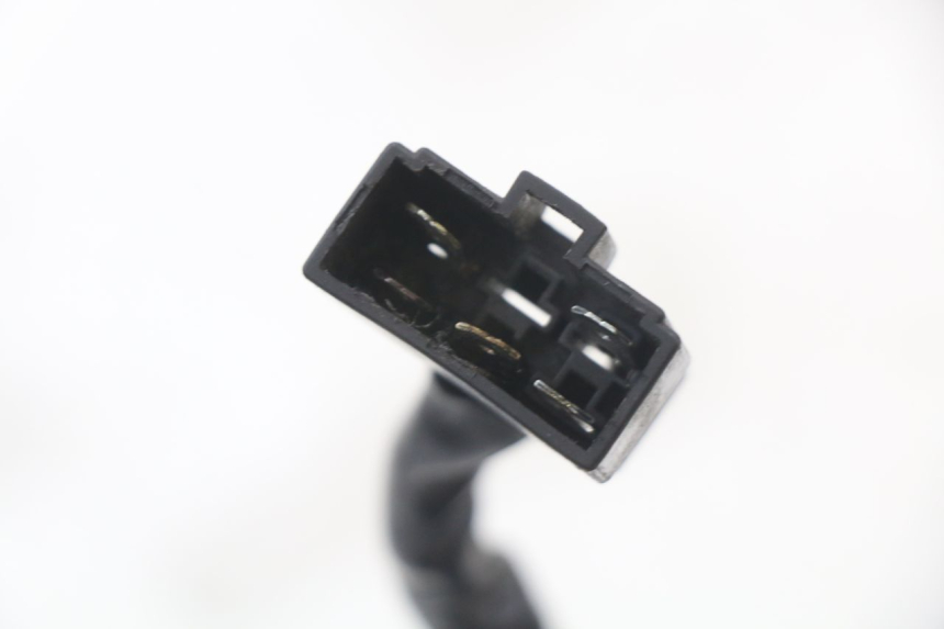 photo de REGULATOR ŁADOWANIA SUZUKI SV S 650 (1999 - 2002) - Zbliżenie techniczne