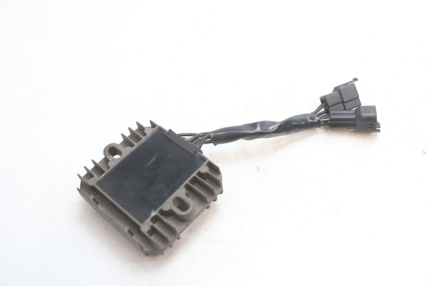 photo de REGULATOR ŁADOWANIA SUZUKI SV S 650 (2003 - 2009) - Zbliżenie techniczne