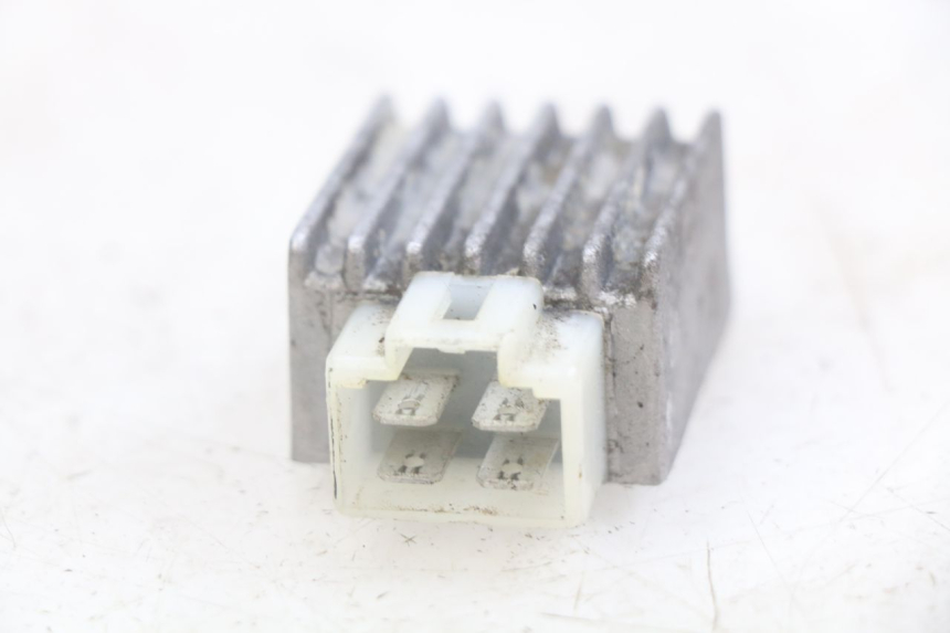 photo de REGULATOR ŁADOWANIA PEUGEOT SV 125 (1991 - 1994) - Szczegół części