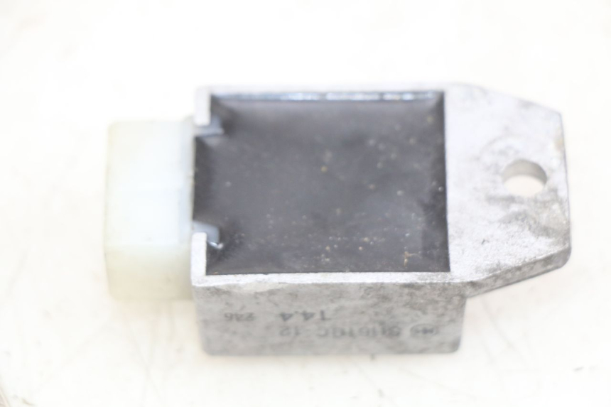 photo de REGULATOR ŁADOWANIA PEUGEOT SV 125 (1991 - 1994) - Inny kąt widzenia