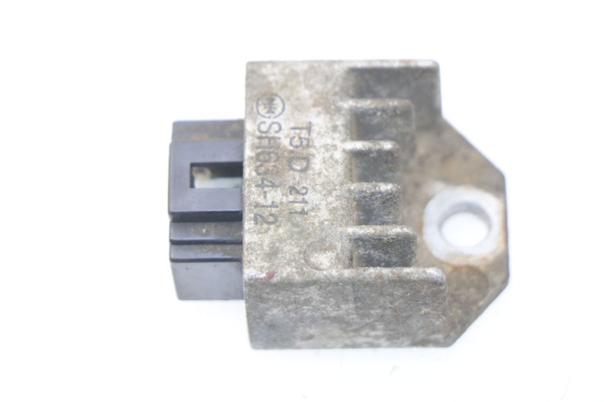 photo de REGULATOR ŁADOWANIA PEUGEOT SV 80 (1993 - 1997) - Widok główny