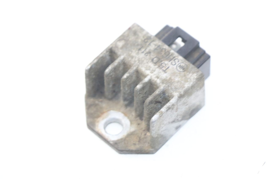 photo de REGULATOR ŁADOWANIA PEUGEOT SV 80 (1993 - 1997) - Zoom stanu zużycia