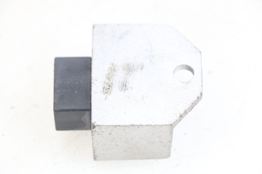 photo de REGULATOR ŁADOWANIA SYM SYMPHONY 125 (2009 - 2015) - Zoom stanu zużycia