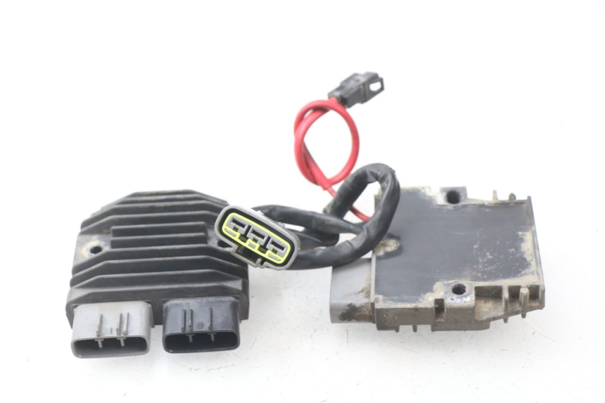 photo de REGULATOR ŁADOWANIA YAMAHA TDM ABS 900 (2002 - 2014) - Zoom stanu zużycia