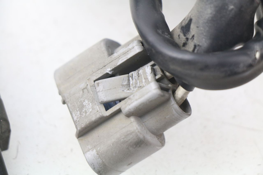 photo de REGULATOR ŁADOWANIA YAMAHA TDM ABS 900 (2002 - 2014) - Inny kąt widzenia