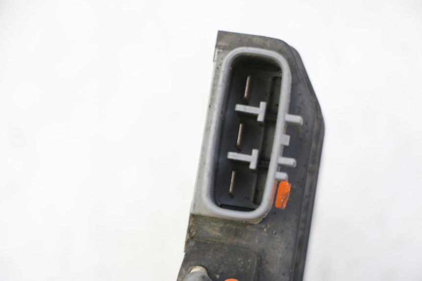 photo de REGULATOR ŁADOWANIA YAMAHA TDM ABS 900 (2002 - 2014) - Zoom stanu zużycia