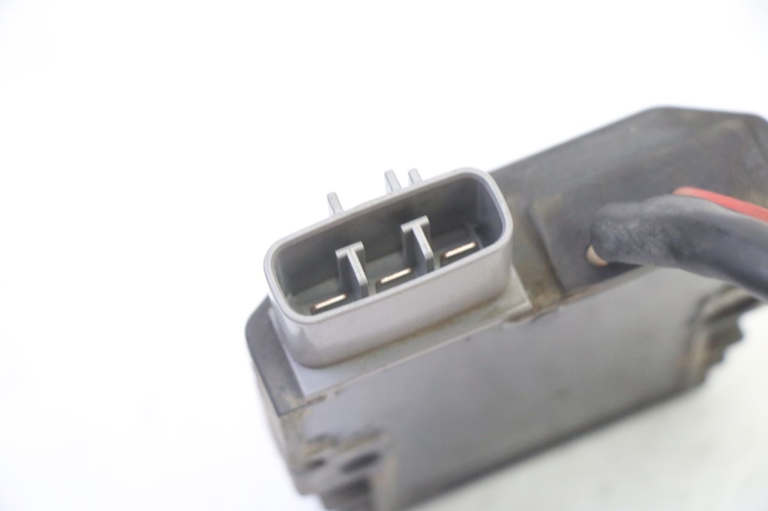 photo de REGULATOR ŁADOWANIA YAMAHA TDM ABS 900 (2002 - 2014) - Zbliżenie techniczne