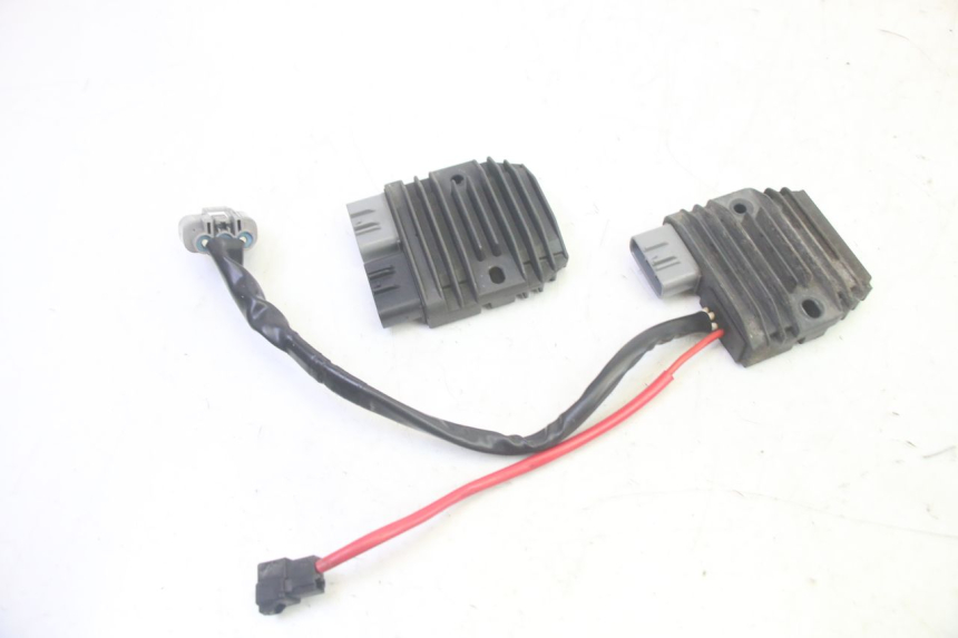 photo de REGULATOR ŁADOWANIA YAMAHA TDM ABS 900 (2002 - 2014) - Szczegół części