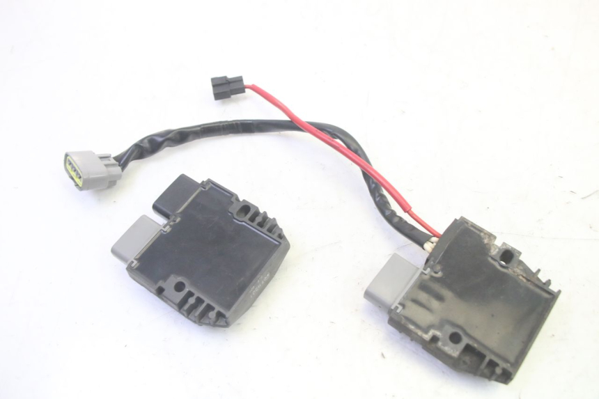 photo de REGULATOR ŁADOWANIA YAMAHA TDM ABS 900 (2002 - 2014) - Zoom stanu zużycia