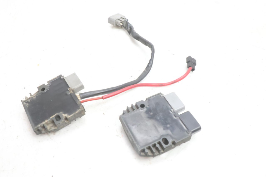 photo de REGULATOR ŁADOWANIA YAMAHA TDM ABS 900 (2002 - 2014) - Szczegół części