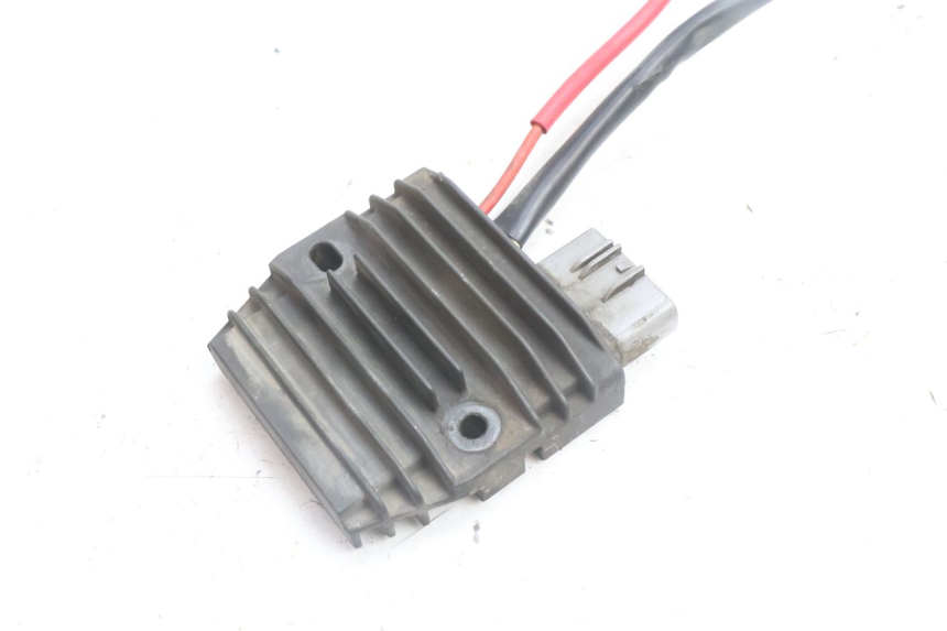photo de REGULATOR ŁADOWANIA YAMAHA TDM ABS 900 (2002 - 2014) - Inny kąt widzenia