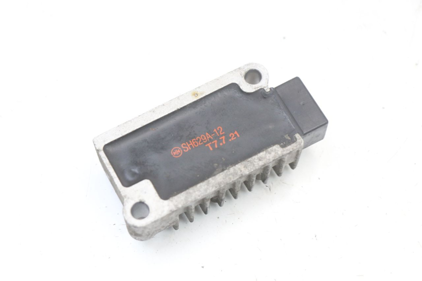 photo de REGULATOR ŁADOWANIA YAMAHA TDR DELTABOX 125 (1997 - 2003) - Inny kąt widzenia