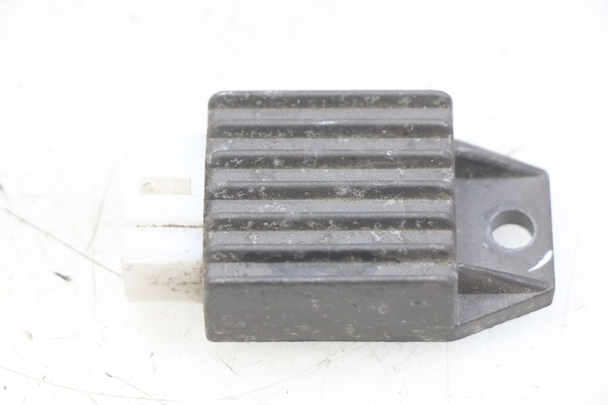 photo de REGULATOR ŁADOWANIA PEUGEOT TKR TREKKER FURIOUS 50 (2005 - 2014) - Widok główny