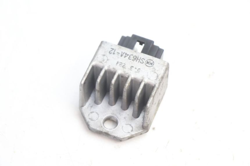 photo de REGULATOR ŁADOWANIA PEUGEOT TREKKER TKR 50 (2005 - 2014) - Szczegół części