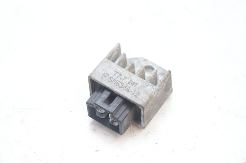 photo de REGULATOR ŁADOWANIA PEUGEOT TREKKER 50 (1995 - 2004) - Widok główny