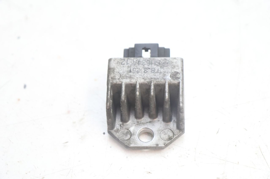photo de REGULATOR ŁADOWANIA PEUGEOT TREKKER 50 (1995 - 2004) - Szczegół części