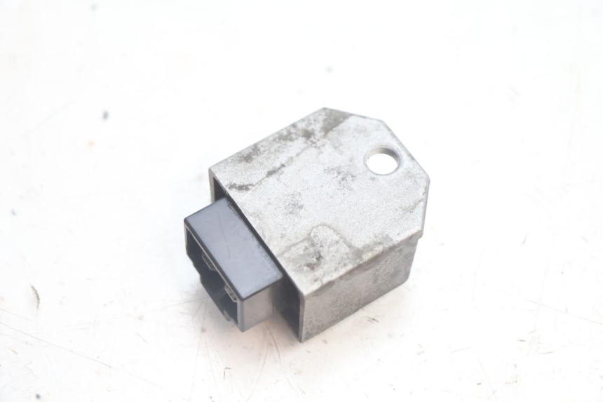 photo de REGULATOR ŁADOWANIA PEUGEOT TREKKER 50 (1995 - 2004) - Inny kąt widzenia