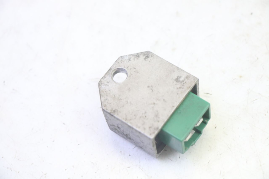 photo de REGULATOR ŁADOWANIA YAMAHA TTR 125 (2000 - 2020) - Zoom stanu zużycia