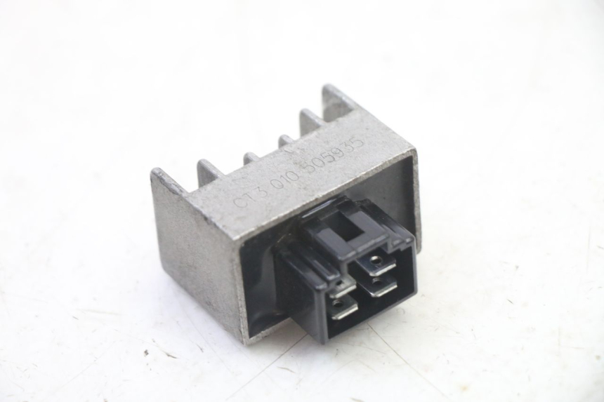 photo de REGULATOR ŁADOWANIA PEUGEOT TWEET 4T 50 (2014 - 2019) - Szczegół części