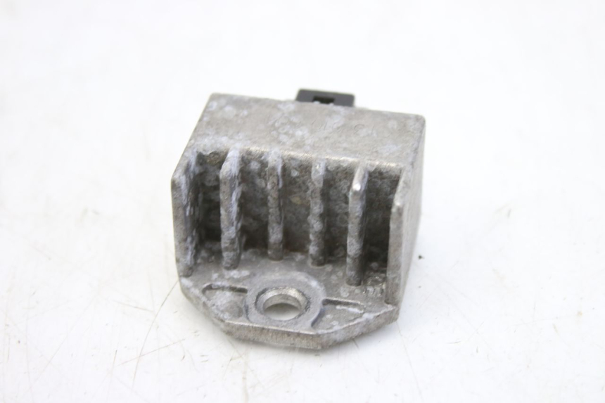 photo de REGULATOR ŁADOWANIA PEUGEOT TWEET 125 (2010 - 2017) - Punkty mocowania