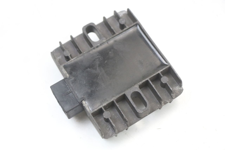 photo de REGULATOR ŁADOWANIA KEEWAY TX 50 (2008 - 2015) - Inny kąt widzenia