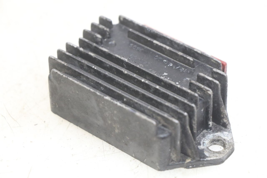 photo de REGULATOR ŁADOWANIA PIAGGIO TYPHOON 50 (1993 - 1999) - Zoom stanu zużycia