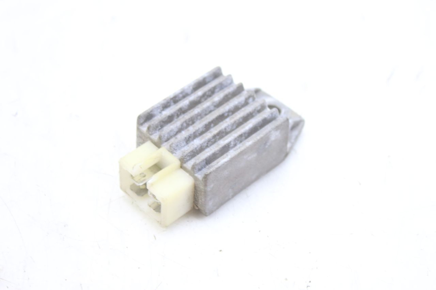 photo de REGULATOR ŁADOWANIA PEUGEOT V-CLIC VCLIC 50 (2007 - 2013) - Szczegół części