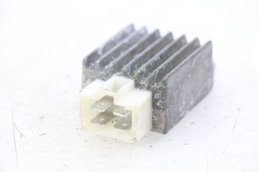 photo de REGULATOR ŁADOWANIA PEUGEOT V-CLIC VCLIC 50 (2007 - 2013) - Szczegół części