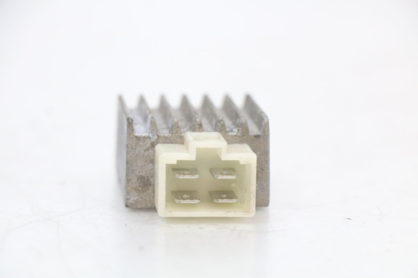 photo de REGULATOR ŁADOWANIA PEUGEOT V-CLIC VCLIC 50 (2007 - 2013) - Szczegół części