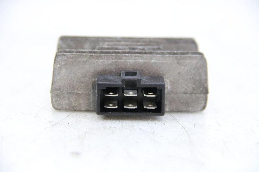 photo de REGULATOR ŁADOWANIA PIAGGIO VESPA GRANTURISMO 125 (2003 - 2007) - Szczegół części