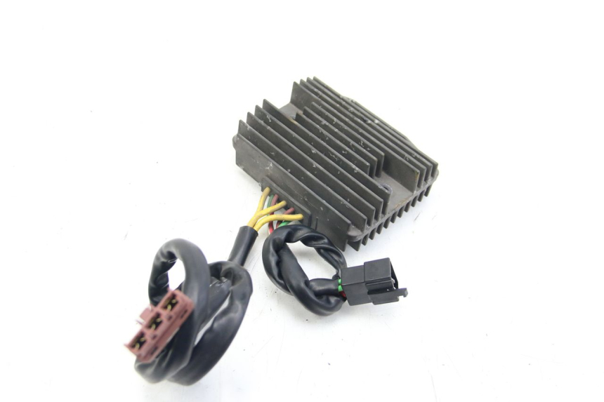 photo de REGULATOR ŁADOWANIA PIAGGIO VESPA GTS SUPER IE 125 (2009 - 2016) - Widok główny