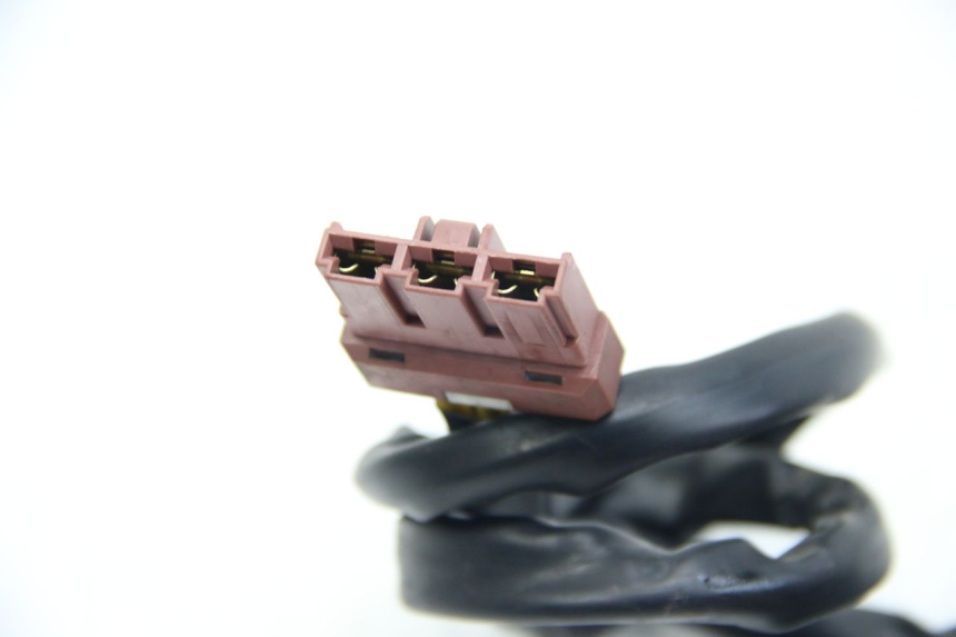 photo de REGULATOR ŁADOWANIA PIAGGIO VESPA GTS SUPER IE 125 (2009 - 2016) - Zbliżenie techniczne