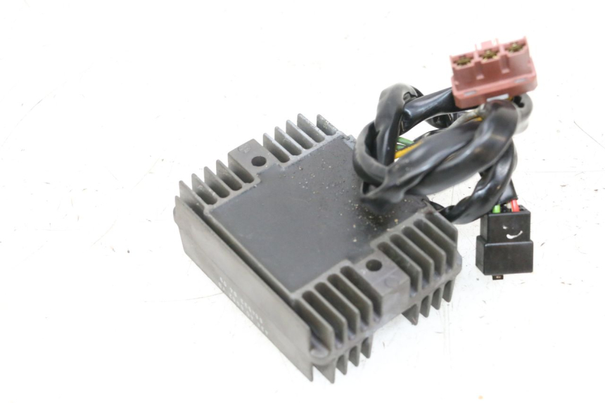 photo de REGULATOR ŁADOWANIA PIAGGIO VESPA GTS SUPER IE 125 (2009 - 2016) - Widok ogólny