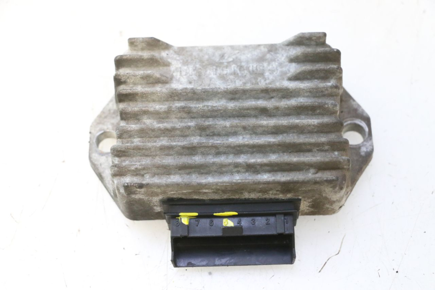 photo de REGULATOR ŁADOWANIA PIAGGIO VESPA LX 2T 50 (2005 - 2013) - Widok główny