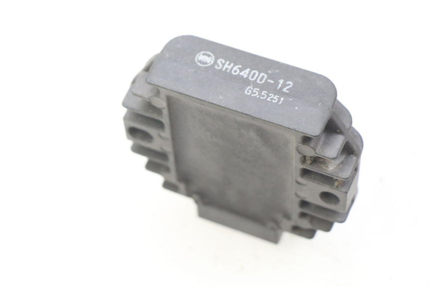 photo de REGULATOR ŁADOWANIA PIAGGIO VESPA LX 125 (2005 - 2010) - Szczegół części
