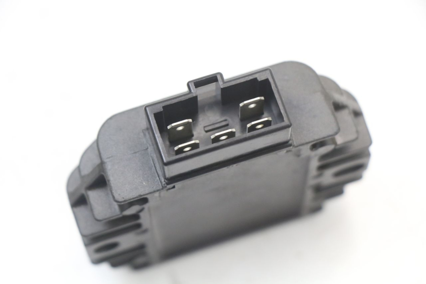 photo de REGULATOR ŁADOWANIA PIAGGIO VESPA LX 125 (2005 - 2010) - Szczegół części