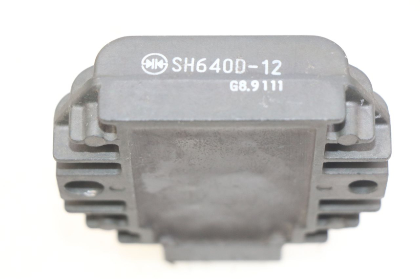 photo de REGULATOR ŁADOWANIA PIAGGIO VESPA LXV 125 (2006 - 2009) - Zoom stanu zużycia