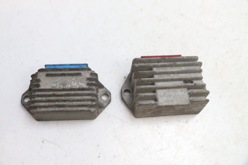 photo de REGULATOR ŁADOWANIA PIAGGIO VESPA PK FL 2T 50 (1990 - 1996) - Inny kąt widzenia