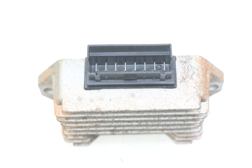 photo de REGULATOR ŁADOWANIA PIAGGIO VESPA S 2T 50 (2007 - 2014) - Szczegół części