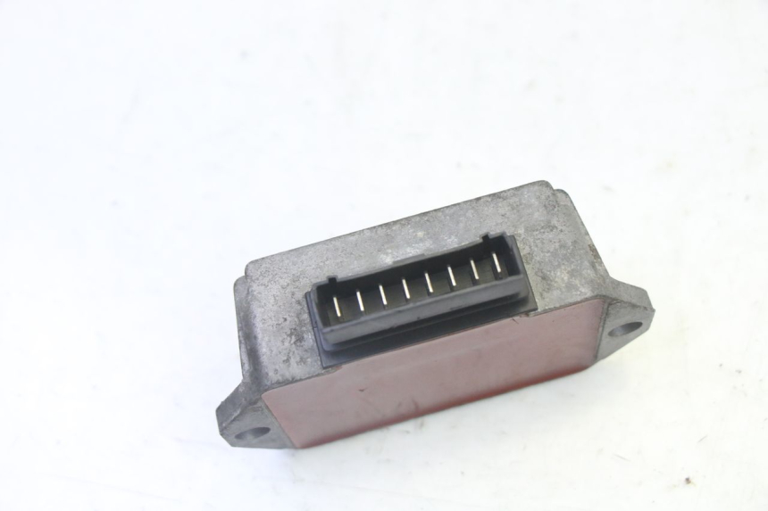photo de REGULATOR ŁADOWANIA PIAGGIO VESPA S 2T 50 (2007 - 2014) - Zoom stanu zużycia