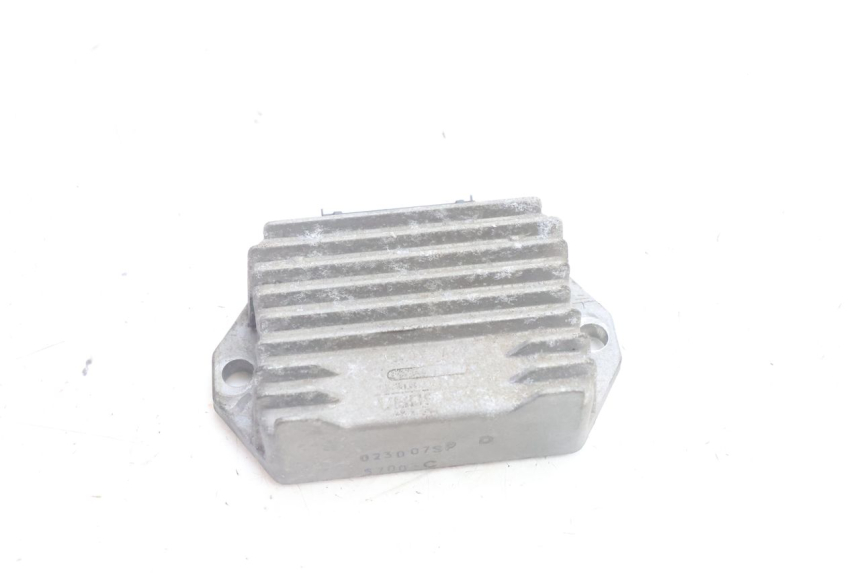 photo de REGULATOR ŁADOWANIA PIAGGIO VESPA S 2T 50 (2007 - 2014) - Szczegół części